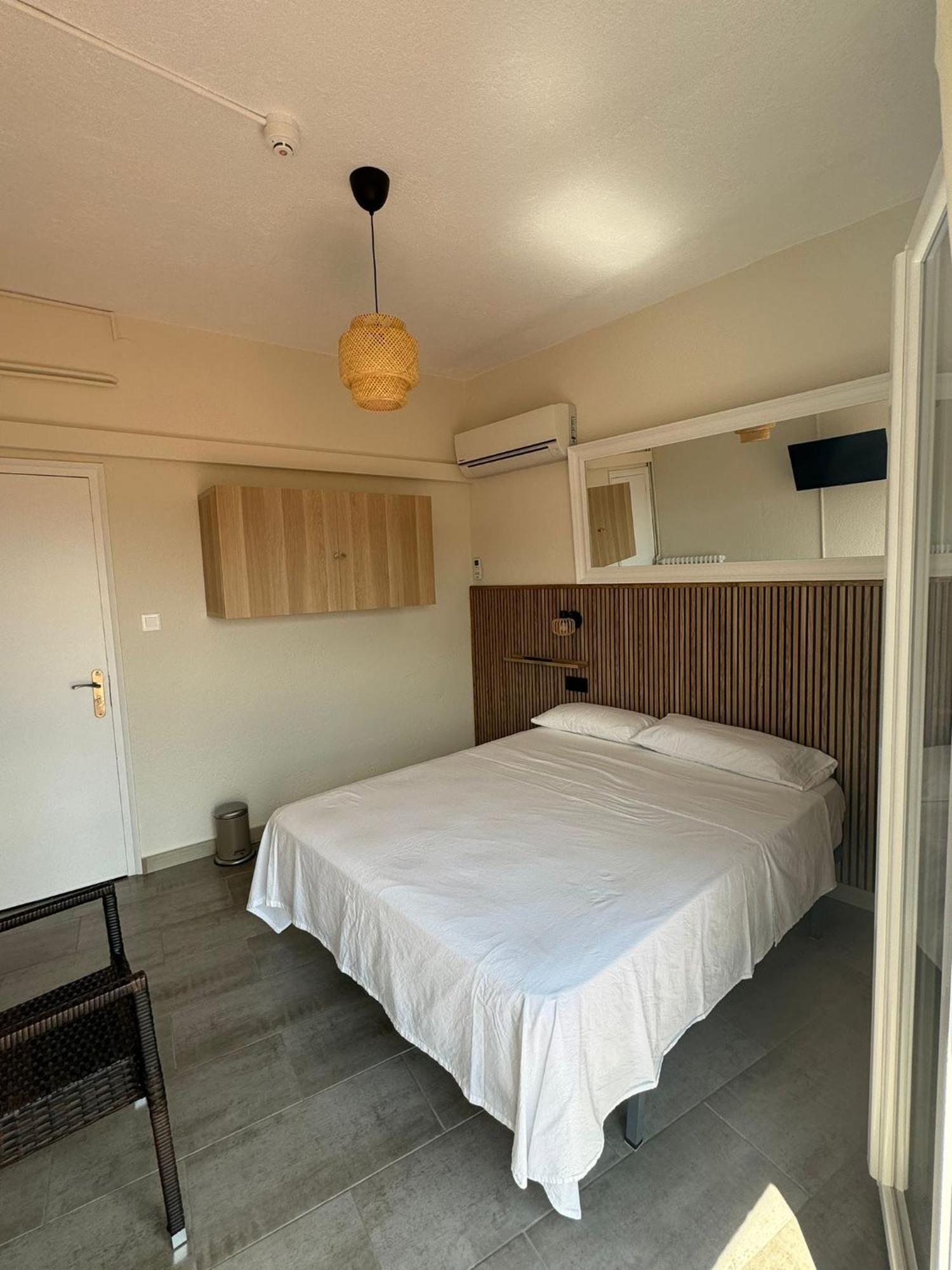 Hostal Restaurant Casa Comaulis La Vajol ภายนอก รูปภาพ