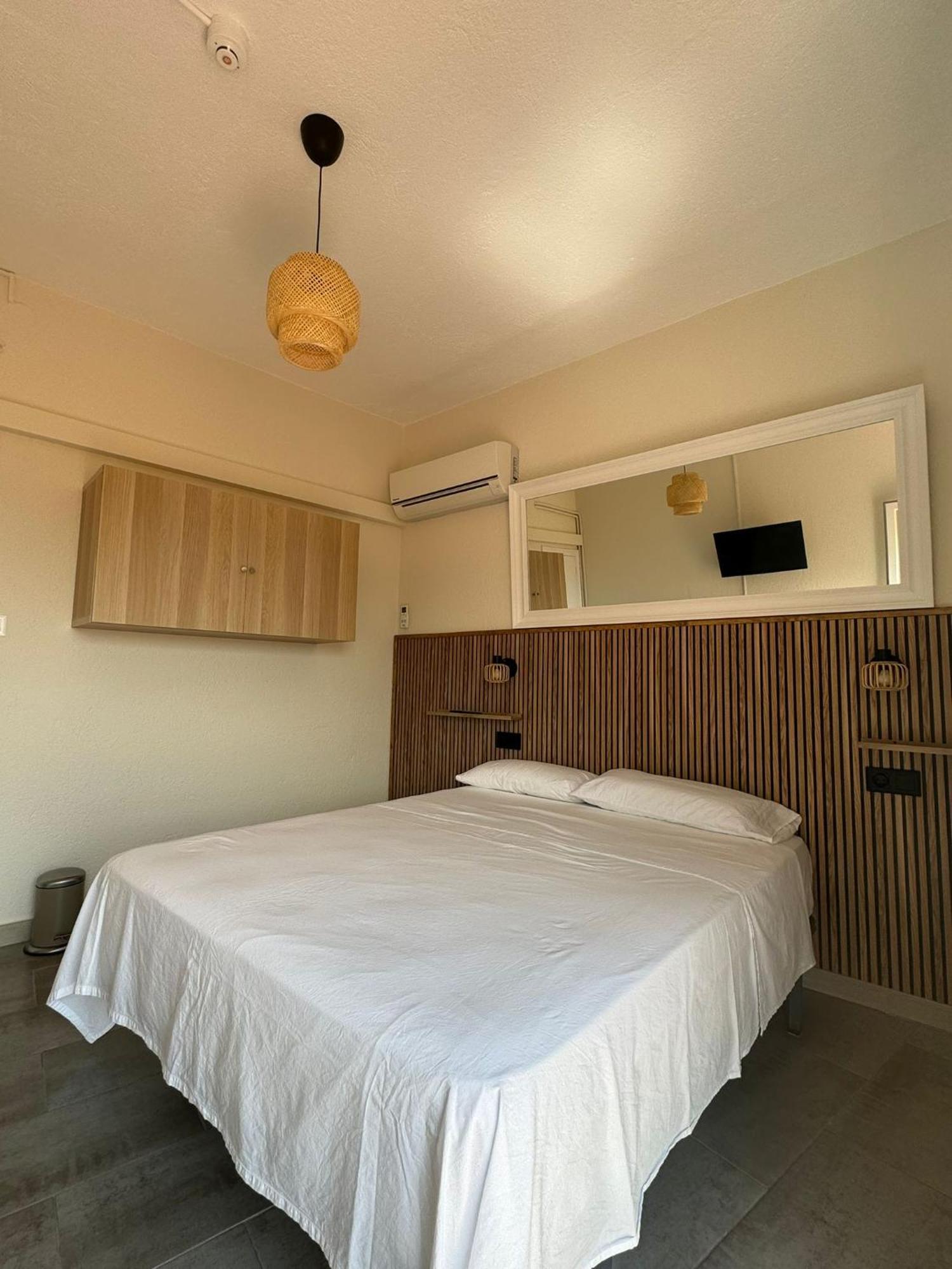 Hostal Restaurant Casa Comaulis La Vajol ภายนอก รูปภาพ