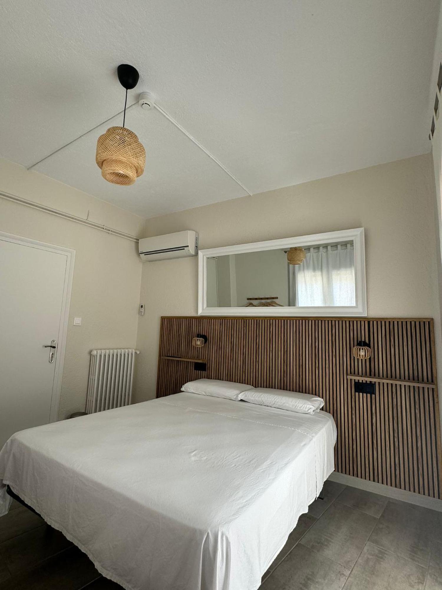 Hostal Restaurant Casa Comaulis La Vajol ภายนอก รูปภาพ