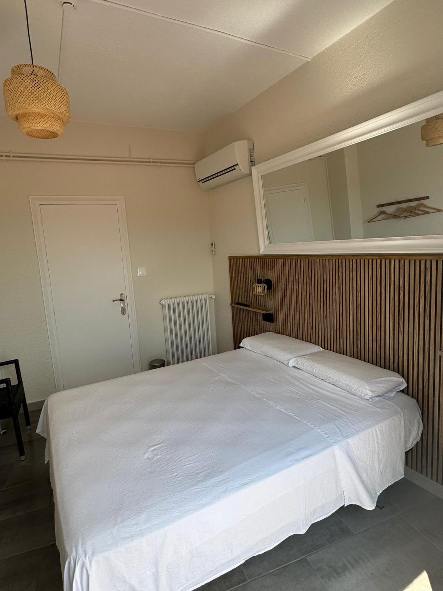 Hostal Restaurant Casa Comaulis La Vajol ภายนอก รูปภาพ